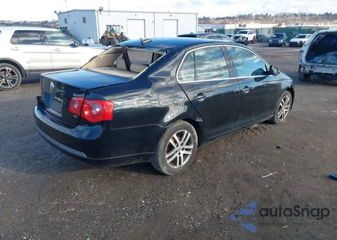2006 Volkswagen Jetta 2.5 from USA, damaged, VIN 3VWDG71K06M639391